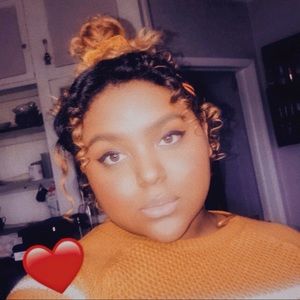 Meet your Posher, Loni